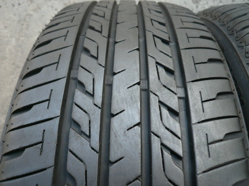 中古タイヤ215/45R17 91W