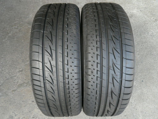 中古タイヤ215/55R17 94V