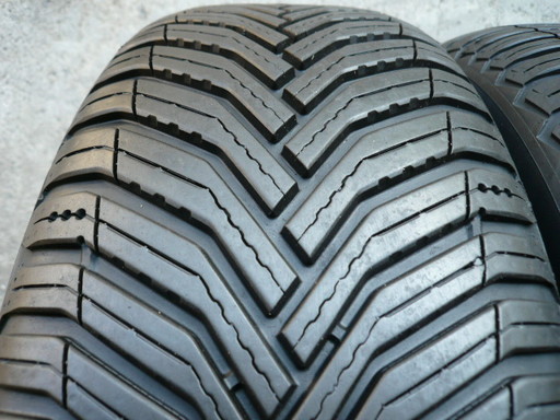 中古タイヤ225/60R17 99V