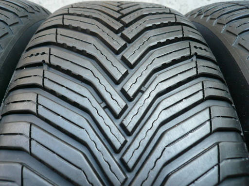 中古タイヤ225/60R17 99V