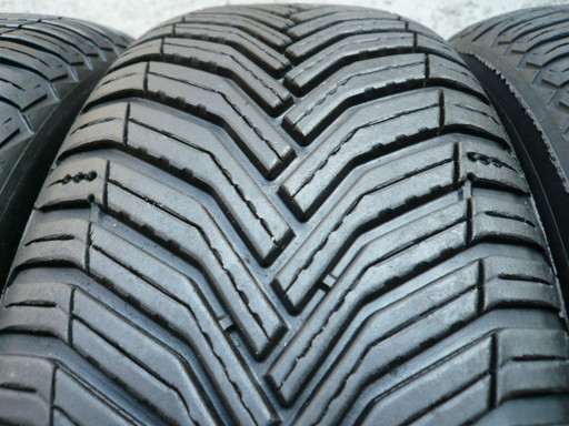 中古タイヤ225/60R17 99V