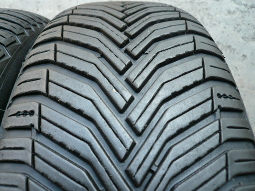 中古タイヤ225/60R17 99V