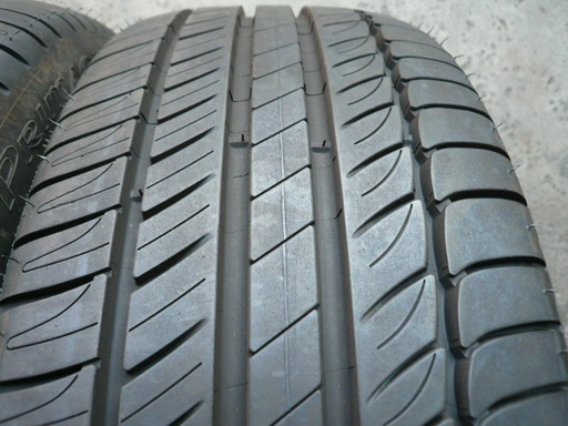 中古タイヤ215/45R17 87W