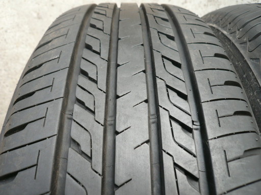 中古タイヤ215/60R17 96H