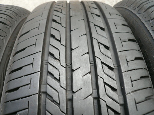 中古タイヤ215/60R17 96H