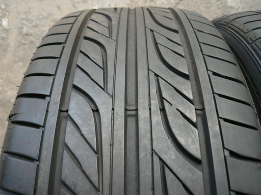 中古タイヤ225/45R18 95W