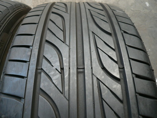 中古タイヤ225/45R18 95W