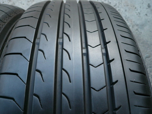 中古タイヤ215/45R18 93W