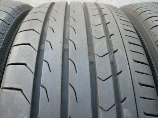 中古タイヤ225/45R19 96W