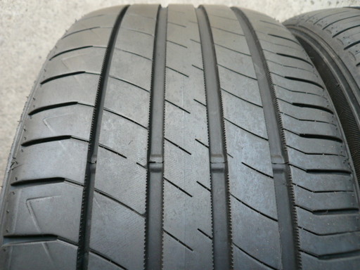 中古タイヤ245/45R18 100W