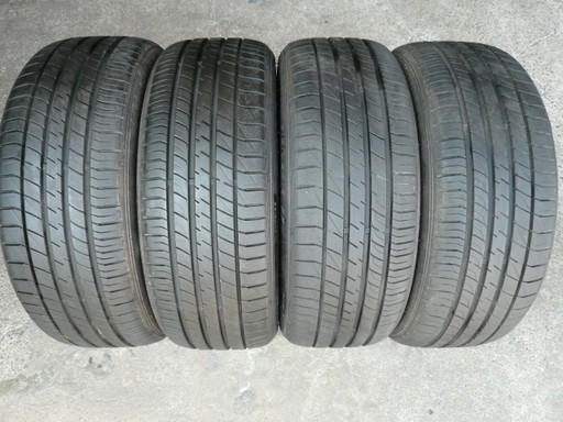 中古タイヤ215/45R18 93W