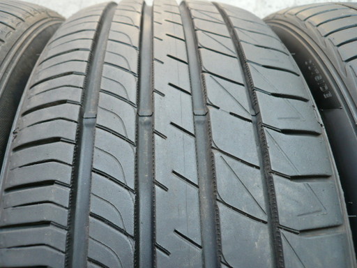中古タイヤ215/45R18 93W