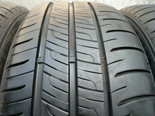 中古タイヤ235/50R18 97W
