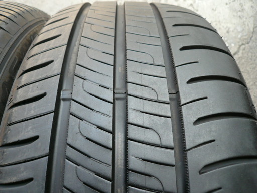 中古タイヤ235/50R18 97W