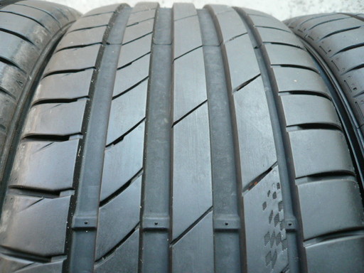 中古タイヤ225/45R18 95Y