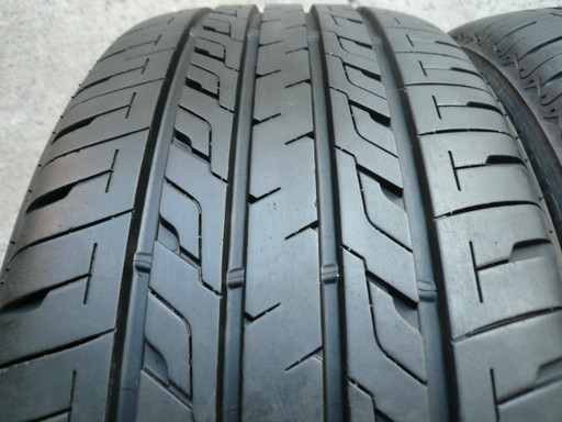 中古タイヤ225/40R18 92W