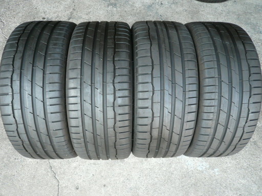 中古タイヤ225/40R18 92Y